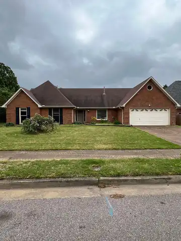 8879 CHIMNEYROCK, Cordova, TN 38016