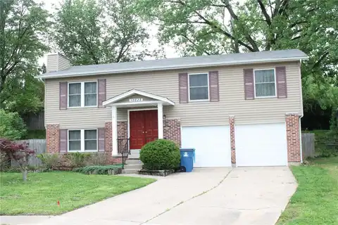 12823 Calamaide, Maryland Heights, MO 63043