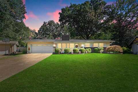 3190 Hargrove Lane, Florissant, MO 63033