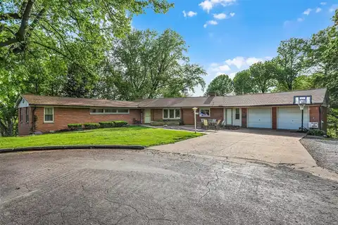 11 Wilshire Street, East Alton, IL 62024