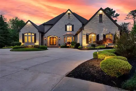 18231 Canyon Forest Court, Chesterfield, MO 63005