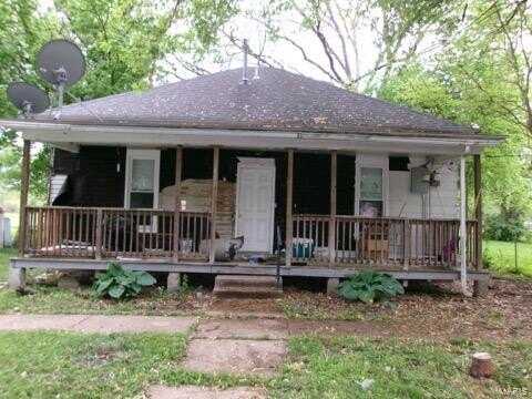 407 S 3rd Street, Elsberry, MO 63343