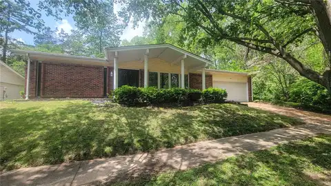 5489 Limerick Drive, Saint Louis, MO 63128