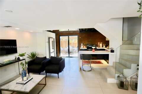 3032 Center St, Miami, FL 33133