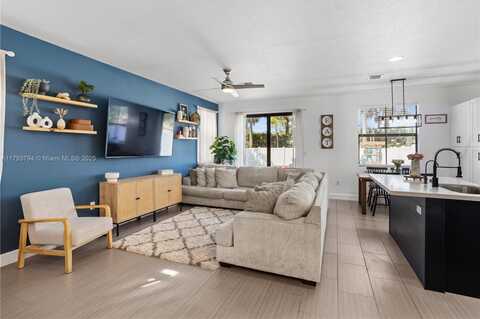 4859 NW 55th Pl, Tamarac, FL 33319