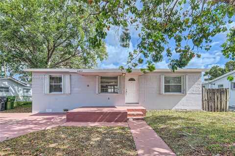 6437 Custer St, Hollywood, FL 33024