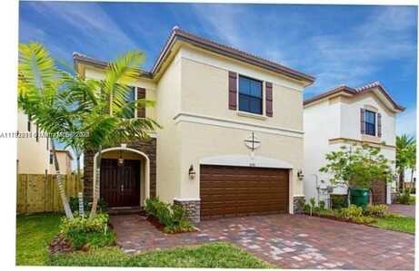 8770 NW 99th Path, Doral, FL 33178