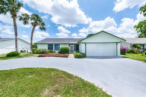 19476 Carolina Cir, Boca Raton, FL 33434