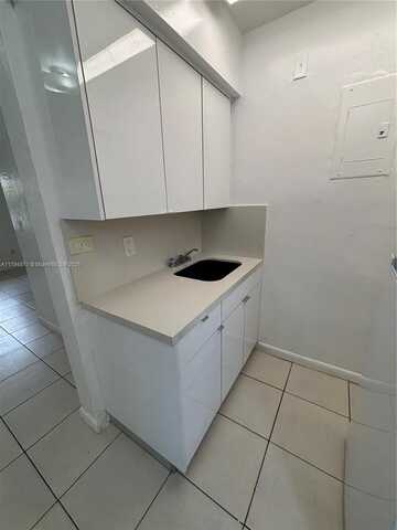 15 Alhambra Cir, Coral Gables, FL 33134