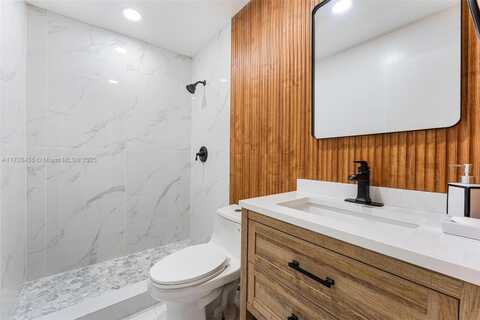 1448 W 32nd St, Riviera Beach, FL 33404