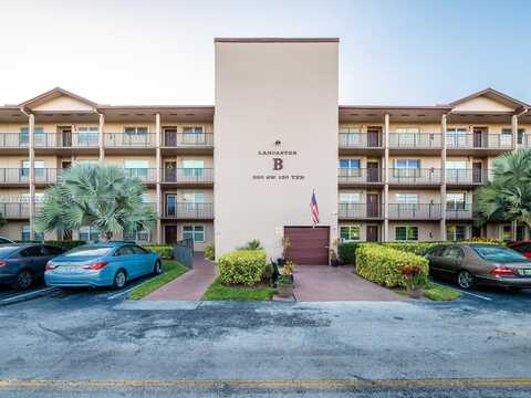 300 SW 130th Ter, Pembroke Pines, FL 33027