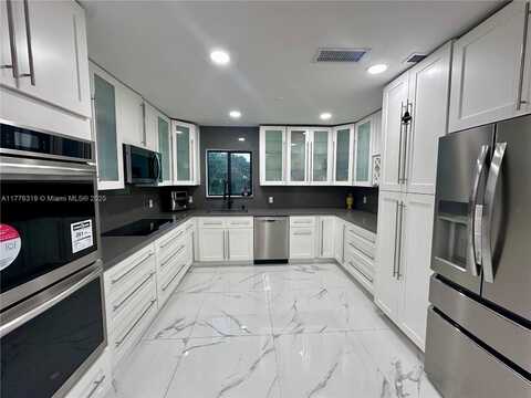 undefined, North Miami, FL 33161
