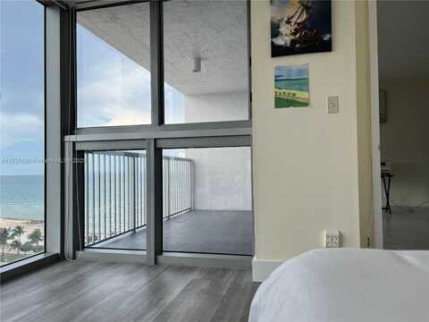 2655 Collins Ave, Miami Beach, FL 33140