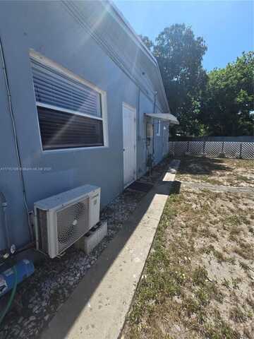 20200 NW 11th Ct, Miami Gardens, FL 33169