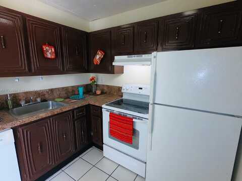 488 NW 165th St Rd, Miami, FL 33169