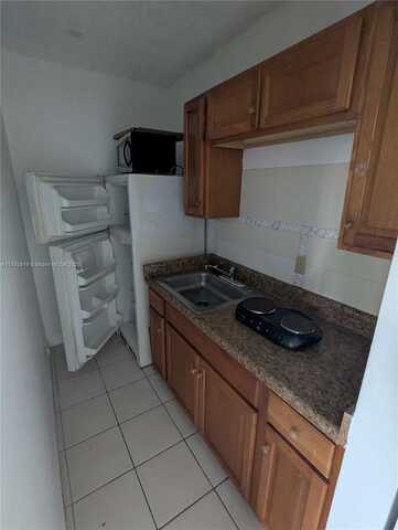 274 SW 9th St, Dania Beach, FL 33004