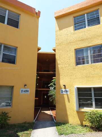 4394 NW 9th Ave, Deerfield Beach, FL 33064