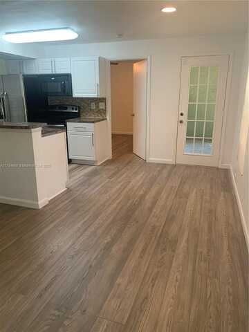 8743 NW 39th St, Sunrise, FL 33351