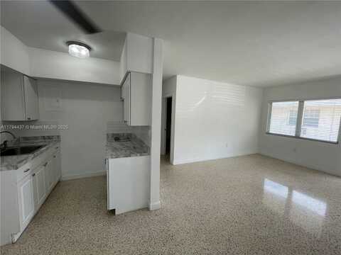 940 SW 4th ave, Miami, FL 33130