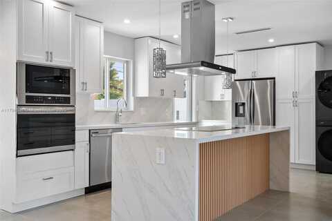 324 NE 28th St, Wilton Manors, FL 33334