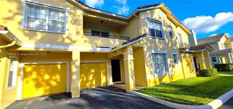 704 Belmont Ln, North Lauderdale, FL 33068