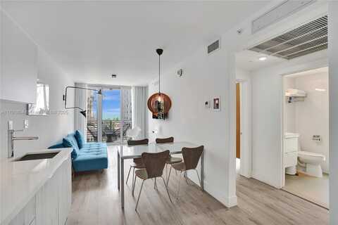 6080 Collins Ave, Miami Beach, FL 33140