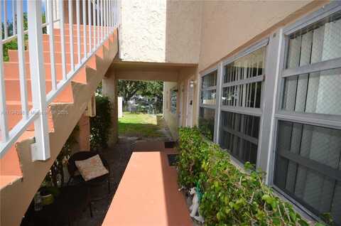 1004 Twin Lakes Dr, Coral Springs, FL 33071