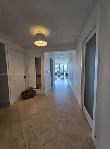 3330 NE 190 ST, Aventura, FL 33180