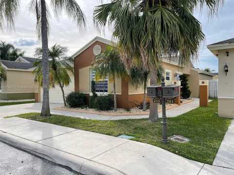 211 E Riverbend Dr, Sunrise, FL 33326