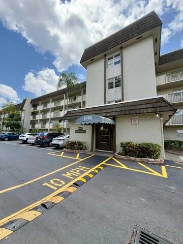 6080 NW 44th St, Lauderhill, FL 33319