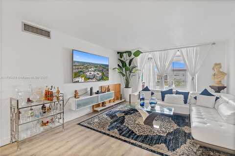 undefined, Lauderdale Lakes, FL 33311