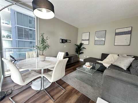 1050 Brickell Ave, Miami, FL 33131