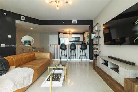 300 S Biscayne Blvd, Miami, FL 33131