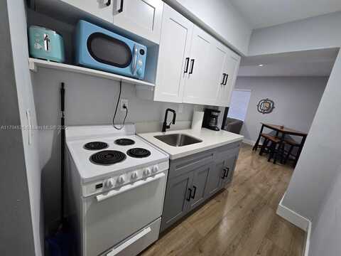 845 NW 3rd St, Miami, FL 33128
