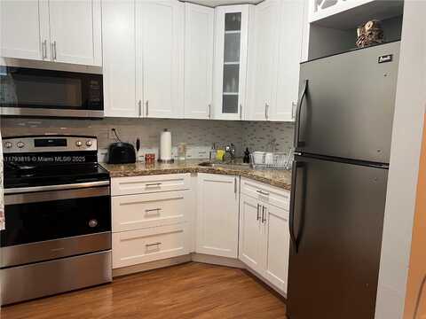 17255 SW 95th Ave, Palmetto Bay, FL 33157