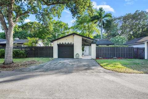10853 SW 132nd Cir Ct, Miami, FL 33186