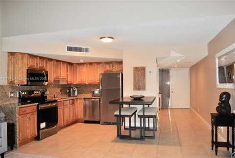 49 Deer Creek Rd, Deerfield Beach, FL 33442