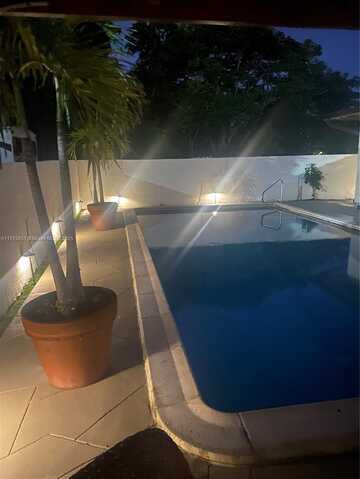 3033 SW 16th Ter, Miami, FL 33145