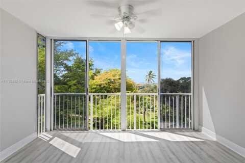 4200 Hillcrest Dr, Hollywood, FL 33021
