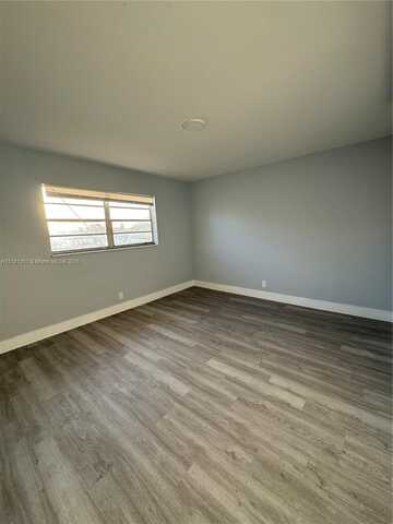 6840 Pembroke Rd, Pembroke Pines, FL 33023