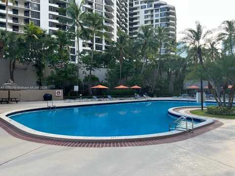 540 Brickell Key Dr, Miami, FL 33131