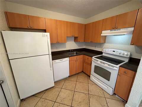 4815 NW 9th Dr, Plantation, FL 33317