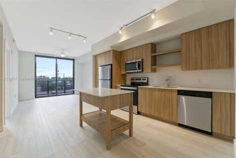 555 NE 8th St, Fort Lauderdale, FL 33304