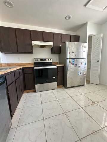 861 NE 209th Ter, Miami, FL 33179