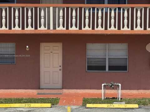 7830 NW 33rd St, Davie, FL 33024