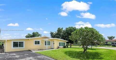 1401 NW 79th Ter, Pembroke Pines, FL 33024