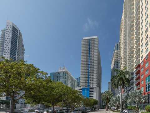 1200 Brickell Bay Dr, Miami, FL 33131