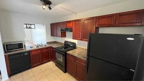 9044 NW 28th Dr, Coral Springs, FL 33065