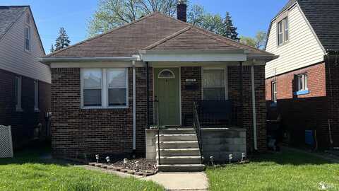 1077 Mollno St, Wyandotte, MI 48192