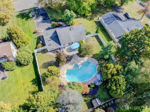 67 Maxwell Lane, Manalapan, NJ 07726